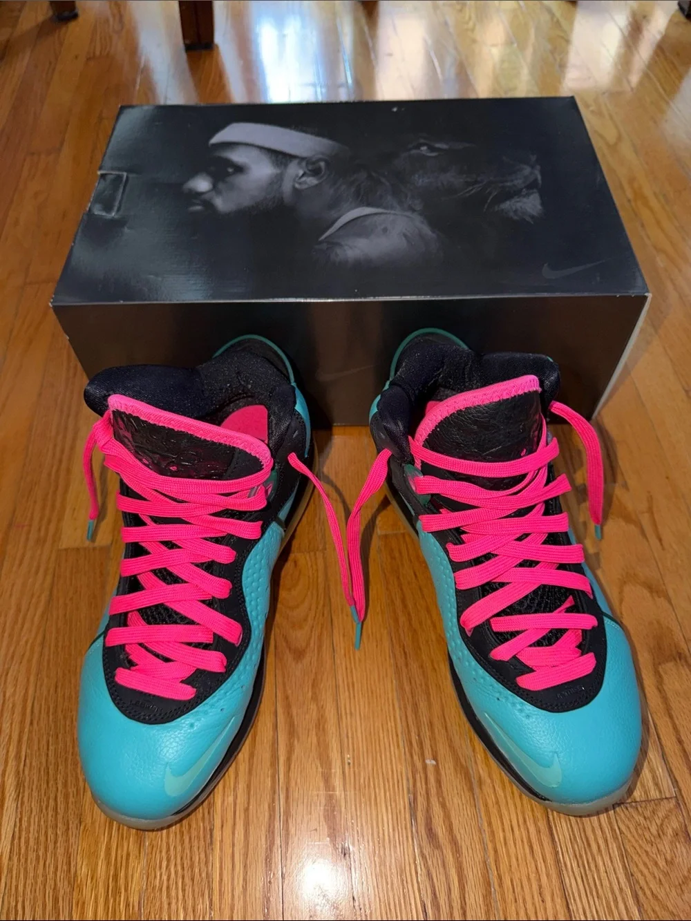 Nike Lebron VIII QS (Size 8.5 Men’s) retro/black-pink flash